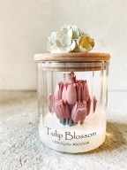 Świeca sojowa z tulipanami Tulip Blossom – bukiet w szkle Na prezent