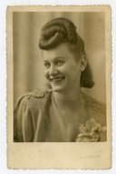 NOWY SĄCZ - PORTRET KOBIETY W ATELIE