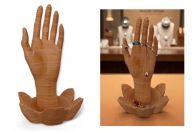 STOJAK, ORGANIZER NA BIŻUTERIĘ - DŁOŃ LOTOS - KOLOR PIASKOWIEC