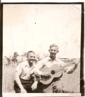 CHŁOPCY GITARA -zdjęcie -mały format