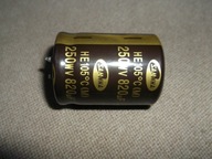 Kondensator elektrolit 250 WV 820uF ---- ( 4 cm x 3 cm )