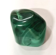 Malachit – polerowany kamień ozdobny, minerał