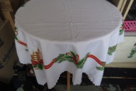 OBRUS NA STÓŁ ŚIĄTECZNY