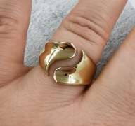 73100 Pierścionek złota stal chirurgiczna średnica 19 mm szeroki gładki