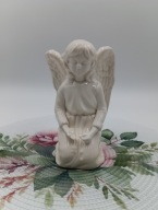 Anioł klęczący aniołek prześliczna porcelanowa kolekcjonerska figurka 17cm