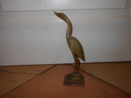 CZAPLA ŁADNA FIGURKA RZEZBA Z ROGU BAWOLEGO