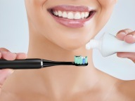 Szczoteczka Soniczna Do Zębów - Zestaw Etui + 6 końcówek - Elektryczna