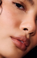 Rhod'e peptydowa Konturówka do ust Lip Shape Contour TWIST ciepły brąz nude