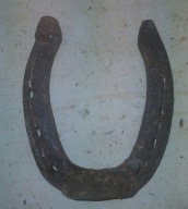 Podkowa końska huculska kuta przez kowa z Bieszczad na szczęście rarytas 6