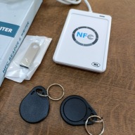 CZYTNIK ZBLIŻENIOWY KART NFC RFID BRELOKÓW ACR122U WIELOFUNKCYJNY Z USB