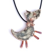 Pieseł - wisior z alpaki i miedzi. Ręczna praca artysty.