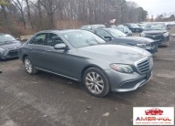 Mercedes-Benz Klasa E 2019r., E 300 4matic, 2L, od ubezpieczalni 2.0 244KM