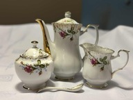 Dzbanek, mlecznik, cukiernica z porcelany wzór Iwona Chodzież