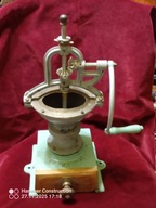 stary młynek do kawy syg. BRASI SUPPERIOZ żeliwny