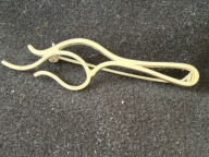 Abstrakcja w ciekawym wydaniu broszka