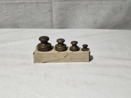 Stare odważniki mosiężne zestaw 2-20dkg w drewnianym etui