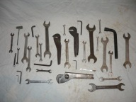 Stare oryginalne narzędzia - klucze.