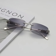 Okulary Vintage z Kwadratową Ramką i Podwójnym Mostkiem – Old Money