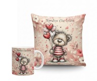 Poduszka + kubek na Walentynki pomysł na prezent z napisem Kocham Cię