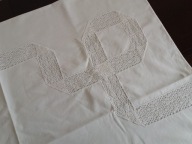 POSZEWKA BAWEŁNIANA Z KORONKAMI 100/77 cm.