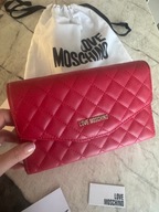 Love Moschin'o torebka czerwona pikowana złoty łańcuszek Logo pełen komplet