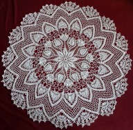 Obrus nowy szydełkowy ażurowy średnica 110 / 105 cm