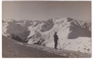 Tatry Narciarz szczyt Kopy Kondrackiej ? lata 20 FOTOGRAFIA 90x140 mm. b878