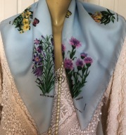 Włoska chustka vintage kwiatowa błękit 66x52