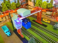 Dźwig Kontenerowy Suwnicowy z Oświetleniem LED w skali H0