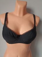 Śliczny biustonosz czarny modelujący z wkładanymi wkładkami push-up