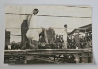 ZDJĘCIE WALKA BOKSERSKA POZNAŃ 1945 PIECZĘĆ WOJEW.URZĄD BEZPIECZ.PUBL. 1945