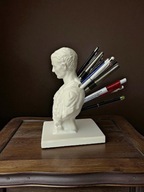 Popiersie Cezara - elegancki stojak na długopisy i ołówki do biura