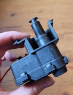 SIŁOWNIK KLAPKI WLEWU PALIWA AUDI A4 A5 Q5 8K0862153F
