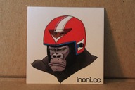 NAKLEJKA - MAŁPA W KASKU - KOLEKCJA - MOTOR - AUTO - ROWER