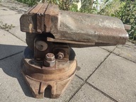 Imadło maszynowe obrotowe uchylne