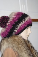 CZAPKA beret z pomponem RĘKODZIEŁO moher wisnia czarny cieply bez