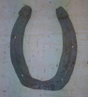 Podkowa końska huculska kuta przez kowa z Bieszczad na szczęście rarytas 4