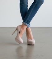 Even&odd eleganckie czółenka na obcasie zamszowe kremowe rozm. 40