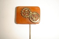 WHW Ostpreussen - bursztynowa odznaka zbiórki DAF - 1938 r.
