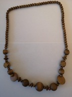 Bardzo lekki naszyjnik (drewniany) przez głowę