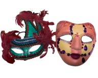 Zestaw dwóch masek karnawałowych wykonanych przez seniorów z CAS dla WOŚP