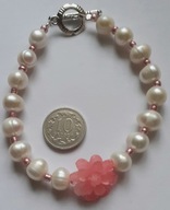Białe perły słodkowodne, Dalia - koral, zapięcie Toggle