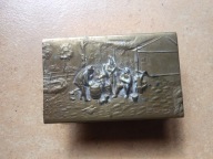 ŁADNE MOSIĘŻNE ETUI ZE SCENA RODZAJOWĄ