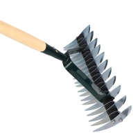 AERATOR WERTYKULATOR RĘCZNY DO TRAWNIKA METALOWE ZĘBY TALERZOWE Z TRZONKIEM