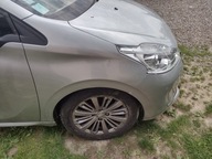 Lampa lewy lub prawy przód peugeot 208