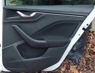 SKODA SCALA BOCZEK DRZWI prawy TYŁ EUROPA ŁADNY LISTWA CHROM / CZRNA FORTE.