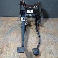 Pedały sprzęgło hamulec wysprzęglik 13112244 pompka sprzęgła