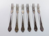 Widelec do zakąsek, przystawek Hefra- wzór Romański | sztućce widelce, PRL