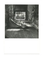 Pocztówka - Jan Saudek, Męski akt pod oknem albo Lądowanie