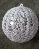 BOMBKA SZYDEŁKOWA RĘCZNIE ROBIONA BIAŁA RĘKODZIEŁO